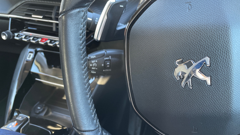 Peugeot 208 1.2 PureTech 100 Allure 5dr EAT8 Petrol Hatchback